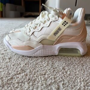 Women’s Jordan Air Jordan MA2 (color- sail lime ice)